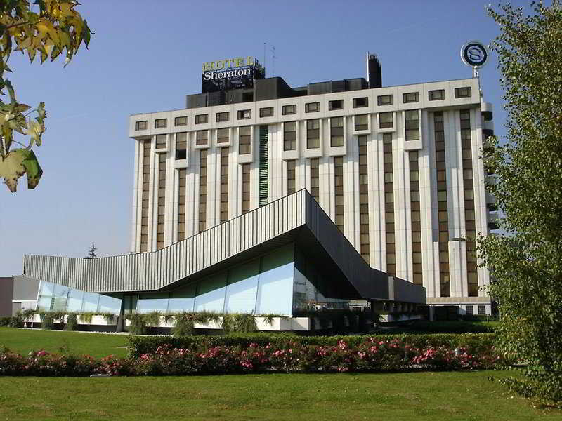 Four Points By Sheraton Hotel 4*
